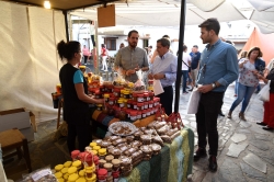 El presidente visita la 31 Feria de Artesanía, Agricultura Ecológica y Turismo de la Alpujarra