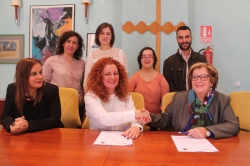 Un convenio de colaboración permitirá a una persona con síndrome de Down realizar prácticas en el Ayuntamiento.