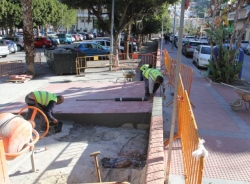 El Ayuntamiento de Almuñécar mejora el acceso peatonal al paseo Blas Infante