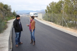 El Ayuntamiento ultima los trabajos de asfaltado del camino rural entre los pagos de San José y Alcubillas