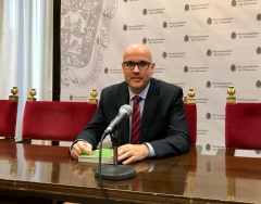 Ciudadanos demanda un compromiso a la Diputación para mejorar la señalización de las playas y las zonas de atracción turística de la Costa Tropical