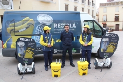 La campaña ‘Recicla y Respira’ sensibiliza en Motril acerca del reciclaje de envases ligeros en el contenedor amarillo (plásticos, briks y latas)