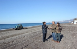 Un dispositivo especial trabaja intensamente en las playas motrileñas para que estén listas en Semana Santa