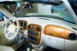Hurtan Automóviles, coches de película desde Granada a todo el mundo