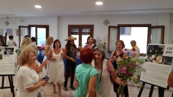 Reabre la Sala de Exposiciones de Bubión con un homenaje a las “mujeres del mundo en el Barranco del Poqueira”