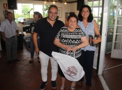 La Herradura se suma al Día Internacional del Mayor con un almuerzo a más de un centenar de mayores