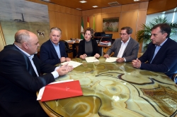 Acuerdo institucional para la comercialización de 15 viviendas protegidas en Guadix