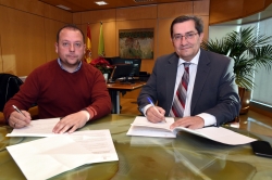 Cúllar Vega ampliará sus instalaciones deportivas tras la firma de convenio de colaboración con la Diputación de Granada