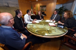 Entrena recibe a la Federación de Peñas Flamencas Granadinas