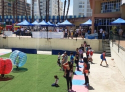 Cientos de personas participaron en una jornada deportiva y solidaria con AECC en Almuñécar