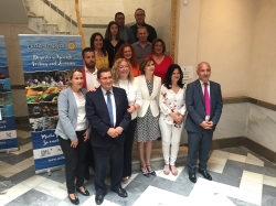 Isabel Oliver gira visita oficial a la Costa Tropical de Granada