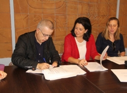 La empresa El Saliente será la encargada en los próximos años de la gestión de los Centros Infantiles de Almuñécar y La Herradura