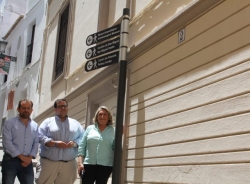 La nueva señalización turística de Almuñécar llega al Barrio de San Miguel