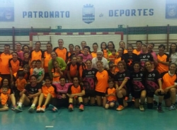 Granada se proclamó campeona de I Torneo de Balonmano Veteranas de Almuñécar al ganar en la final a Sevilla (13-6)