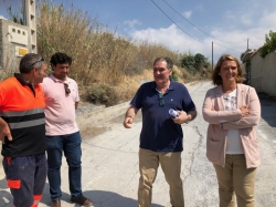 Luisa García Chamorro visita las obras de mejora del pavimento del Camino del Pino en las que se han invertido 46.841 euros