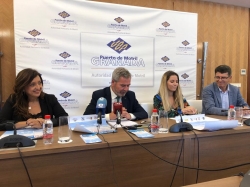 La concejal de Educación resalta la importancia del patrocinio en la presentación de los cursos de verano de la UNED