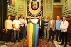 El Ayuntamiento de Motril se suma a la reivindicación de los derechos LGBTIQ con la lectura de un manifiesto