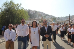 Los marineros de Almuñécar sacan a la Virgen del Carmen en procesión