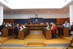 El Pleno aprueba solicitar a Costas  una autorización temporal y excepcional  para aparcar en la Playa de Poniente