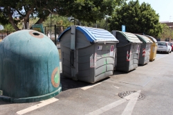 Motril emite un bando sobre la regulación de los horarios para depositar residuos en los contenedores