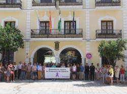 Almuñécar guardará este miércoles día 28 cinco minutos de silencio por las víctimas de Violencia de Género