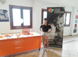 Bubión acoge la exposición de pintura “UN MUCHO”, una muestra solidaria contra la Leucemia