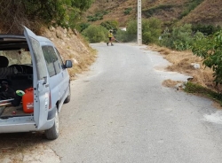 Almuñécar lleva a cabo una intensa campaña de limpieza y desbroce de caminos rurales