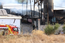 Los Bomberos de Almuñécar dan por extinguido el incendio ocurrido la noche del miércoles en una granja de Molvizar
