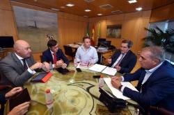 Reunión con Iberia para analizar la ocupación en los vuelos que conectan la provincia