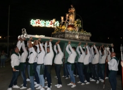 Torrecuevas vivió ayer el día grande de sus fiestas con la procesión de la Virgen Madre y los fuegos artificiales