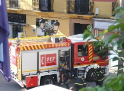 Unas velas encendidas causan un incendio en la terraza de una vivienda del barrio de San Miguel