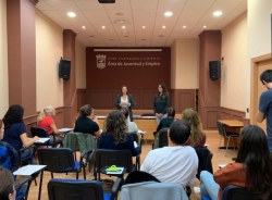 El Ayuntamiento de Almuñécar pone en marcha un curso de inglés de atención al público