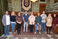 El Ayuntamiento homenajea a los hermanos Ruiz Pérez por su brillante palmarés en el deporte de la pesca