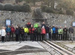 Una treintena de senderistas de Almuñécar participaron en la ruta entre Alfacar y San Miguel Alto de Granada