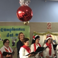 La alcaldesa cierra su ronda de visitas a las residencias de mayores de Motril para felicitarles las fiestas de Navidad