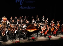 La Joven Orquesta Mediterránea llenó el auditorio sexitano en el Concierto de Año Nuevo de Almuñécar