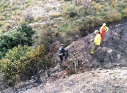 Los Bomberos de Almuñécar participan en la extinción de un incendio en Molvízar