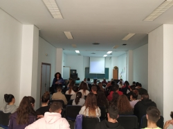 Más de medio centenar de personas asisten al curso de Manipulación de Alimentos del área de Formación y Empleo