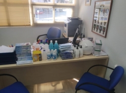 La Policía Local de Almuñécar recibe una donación de protección personal de comercios chinos locales