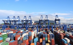 Las exportaciones bajan en marzo un 12,6% hasta los 2.625 millones por el Covid-19, con el agroalimentario como motor del sector exterior