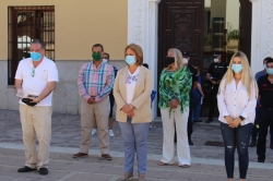 Motril guarda un minuto de silencio con motivo del final del luto oficial por los fallecidos por la pandemia