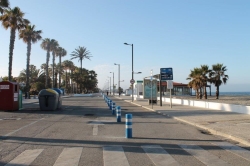 EL PASEO MARÍTIMO DE SALOBREÑA SE ABRE AL TRÁFICO DE VEHÍCULOS PERO MANTENIENDO LA AMPLIACIÓN DE LA ZONA PEATONAL