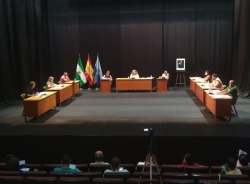 El Ayuntamiento de Almuñécar aprueba los pliegos para la concesiones de Transporte Urbano de Viajeros, la zona azul y el servicio de Ayuda a Domicilio