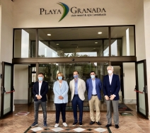 La alcaldesa de Motril respalda al sector hotelero en la reapertura del complejo Playa Granada Club Resort