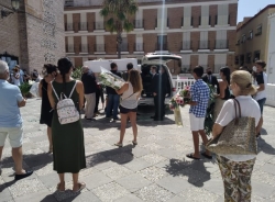 Más de trescientas personas despiden a la pequeña María en la misa funeral celebrada en la iglesia parroquial de Almuñécar