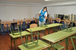 El Ayuntamiento de Salobreña invierte 15.000 euros en el refuerzo de limpieza de los centros escolares durante el primer trimestre
