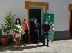 Los vecinos de Gualchos ya cuentan con un cajero para sus gestiones bancarias