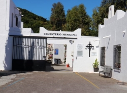 Los cementerios de Almuñécar y La Herradura adaptan el horario de cierre con motivo del Día de los Santos a las restricciones de movilidad