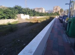 Almuñécar proyecta la construcción de un puente peatonal sobre Río Seco para unir calle Guadix y el Camino de La Sandovala