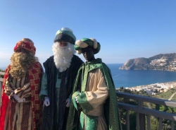 Sus Majestades los Reyes Magos repartirán los regalos en el Castillo de La Herradura con cita previa